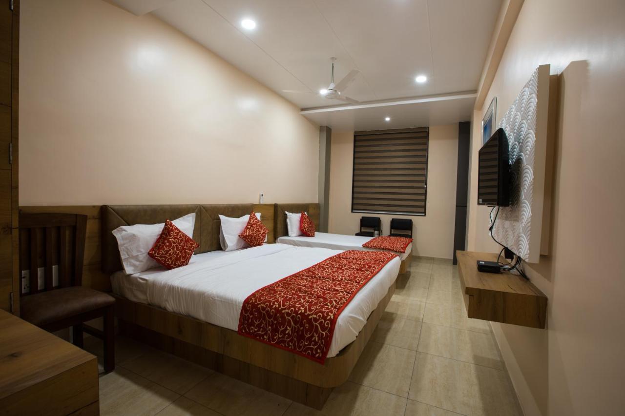 Hotel Balaji Palace Porbandar Exterior photo